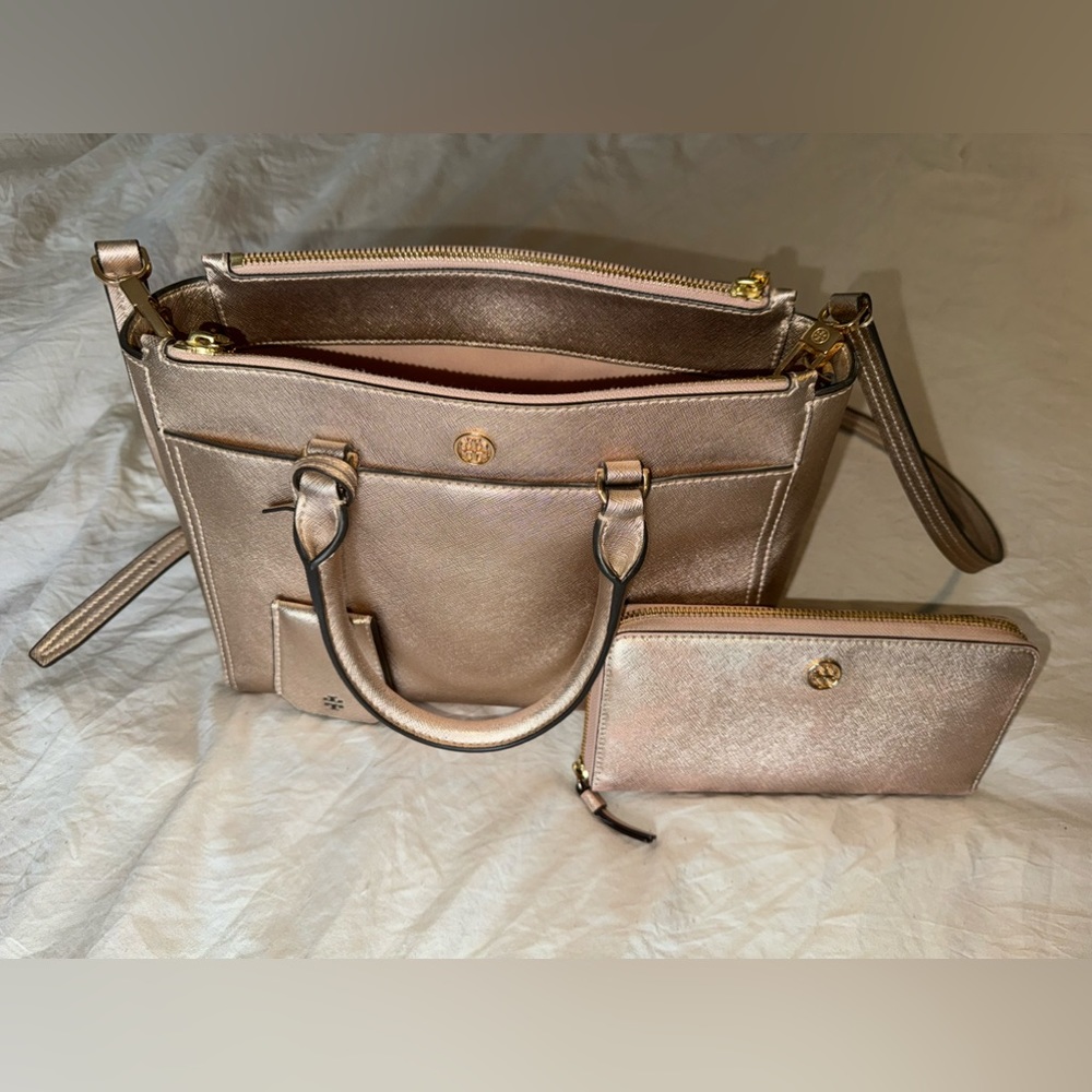 Tory Burch light rose gold, metallic Robinson purse